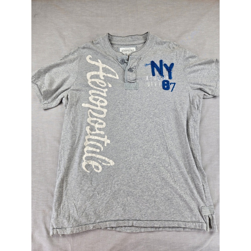 Aeropostale Mens XXL Gray Short Sleeve Henley Graphic T-Shirt NY 87 Distressed